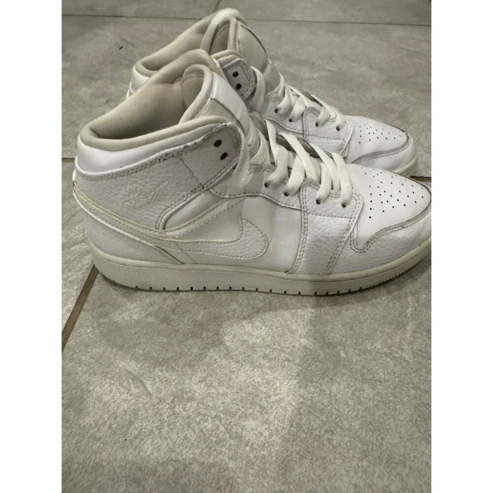Nike Air Jordan a Mids Grade School Size 5.5